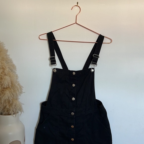 H&M Dresses & Skirts - Black denim overall jumper